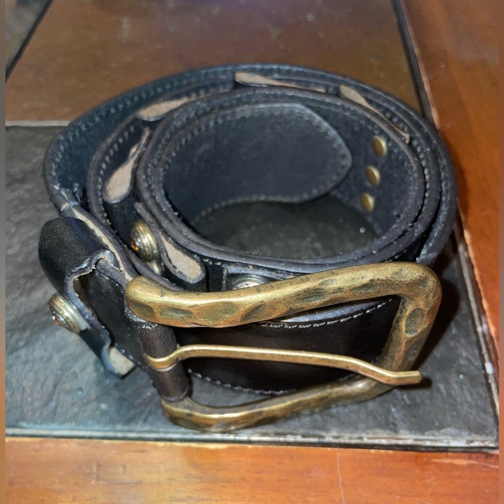 Berge Medium leather belt. Made in Italy!